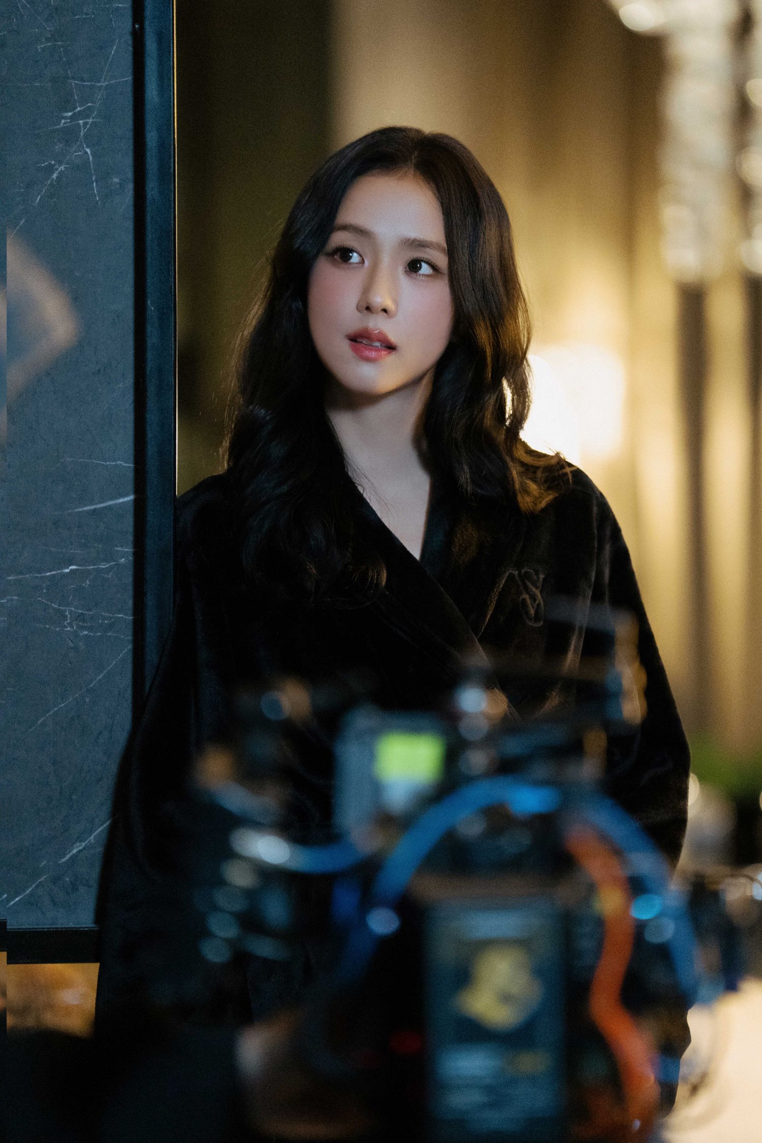 Behind-the-scenes cut of Jisoo (1995)