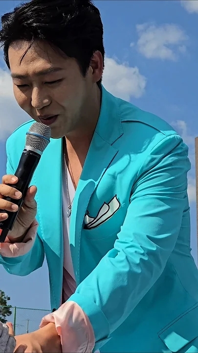 Today's popular wallpaper in Min Soohyun community