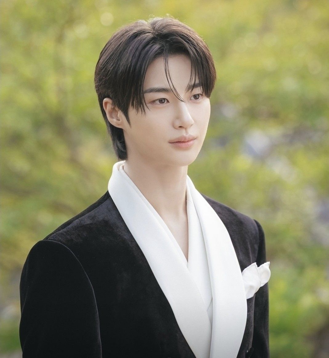 A moment captured by a fan of Byeon Wooseok