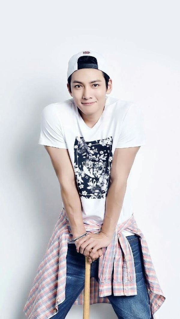 Emotional wallpaper shared by fans for Ji Changwook