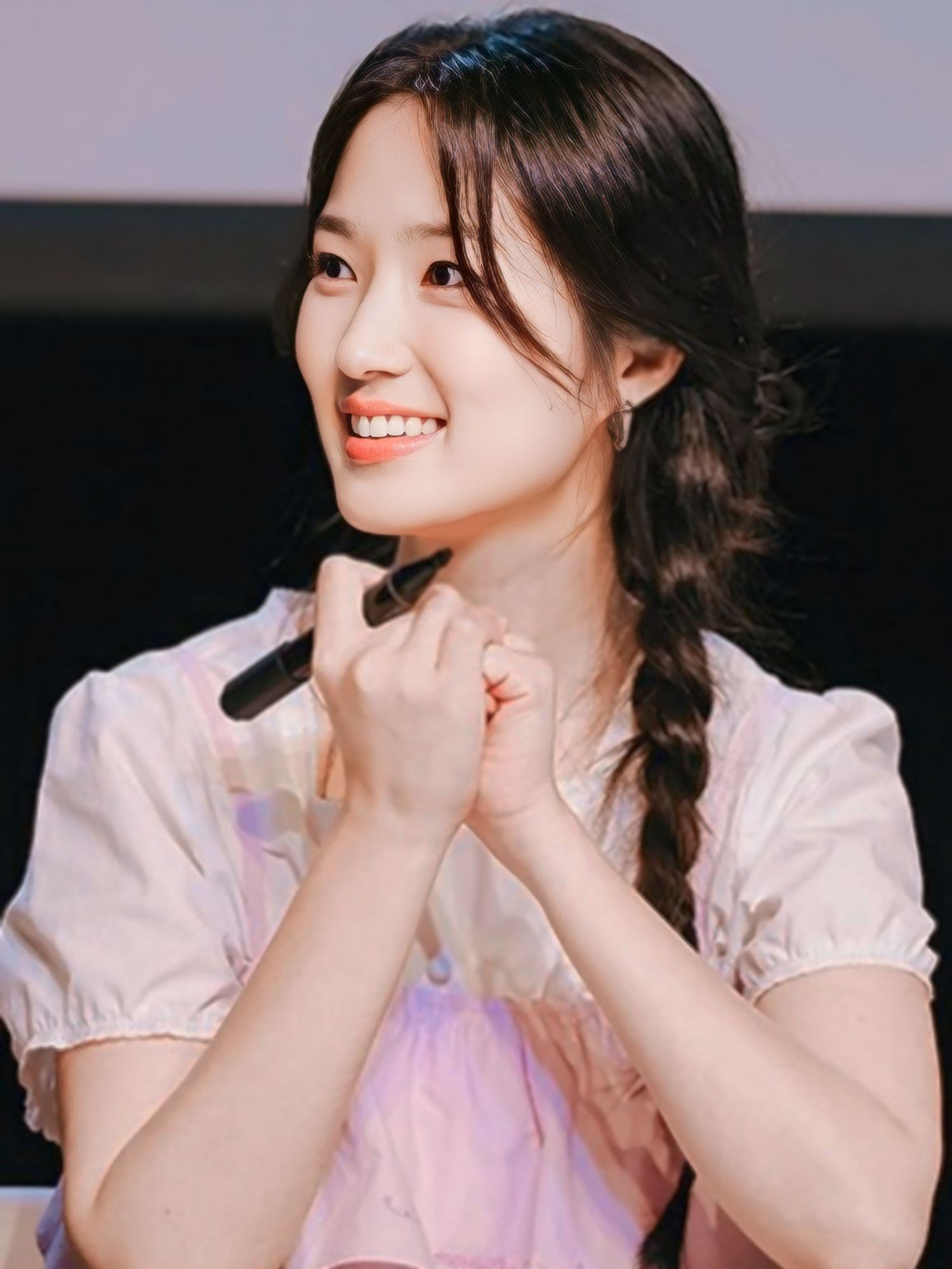 Foto kegiatan terbaru dari Kim Hyeyoon