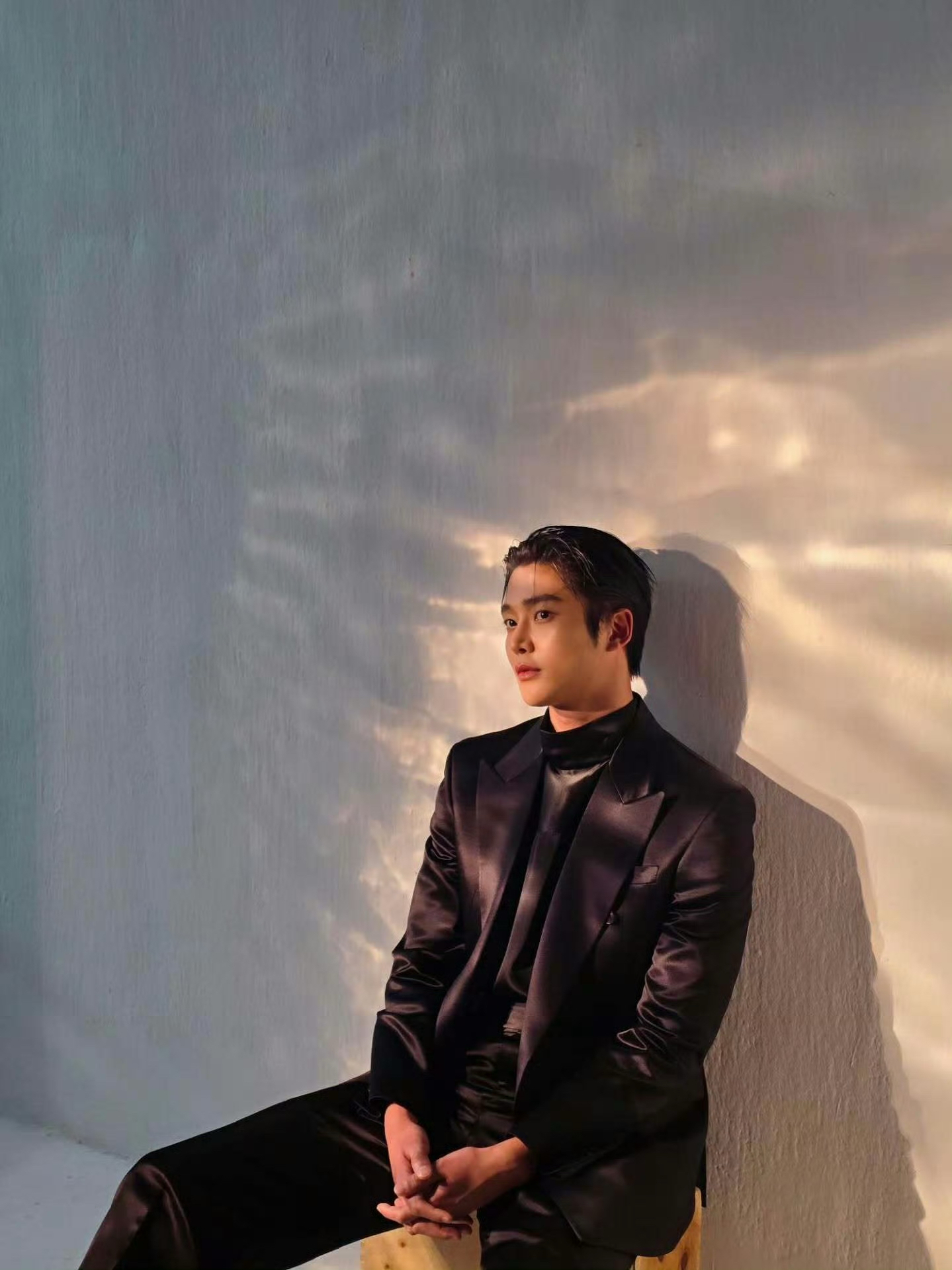Behind-the-scenes cut of Rowoon