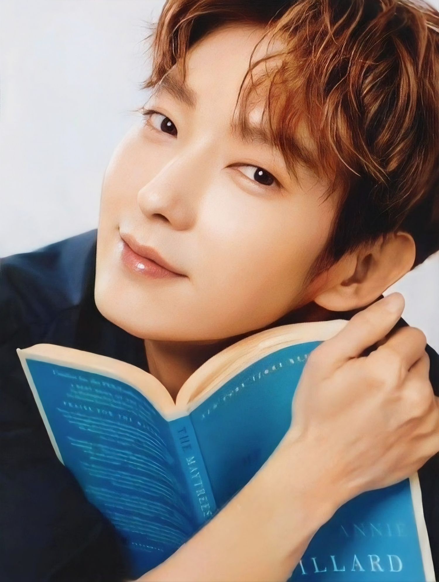 Behind-the-scenes cut of Lee Joongi