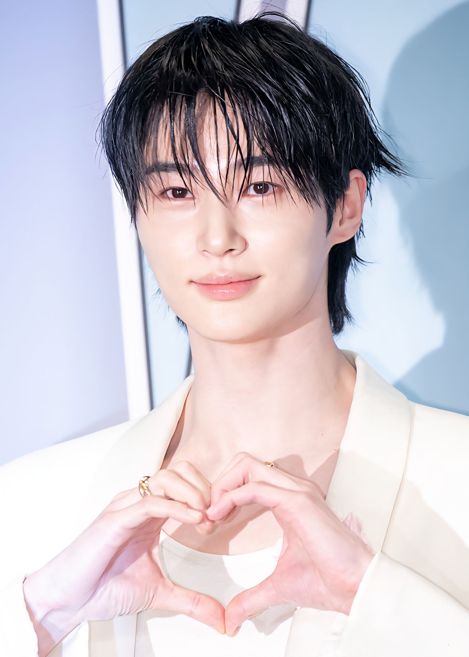 Behind-the-scenes cut of Byeon Wooseok
