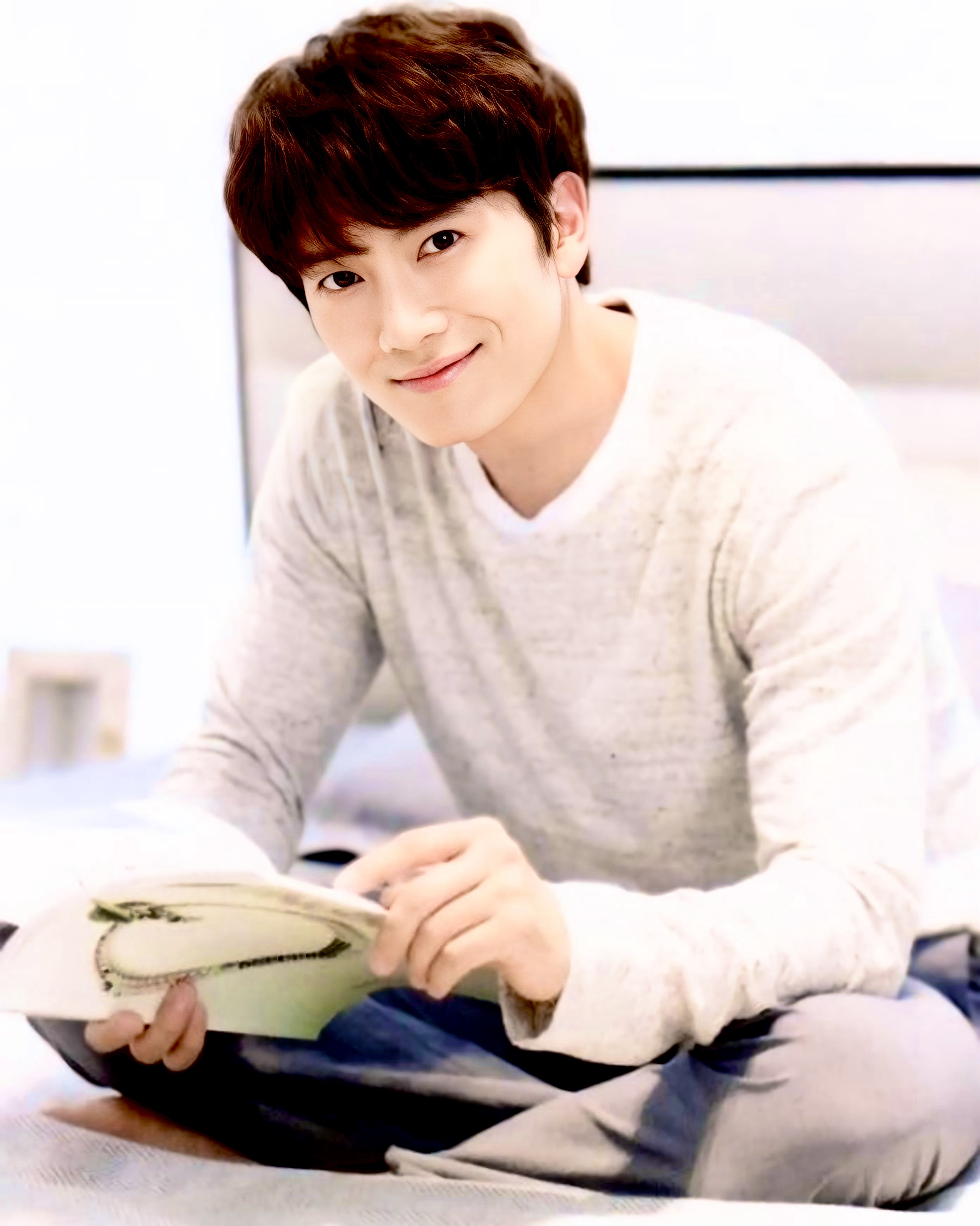 Behind-the-scenes cut of Ji Sung