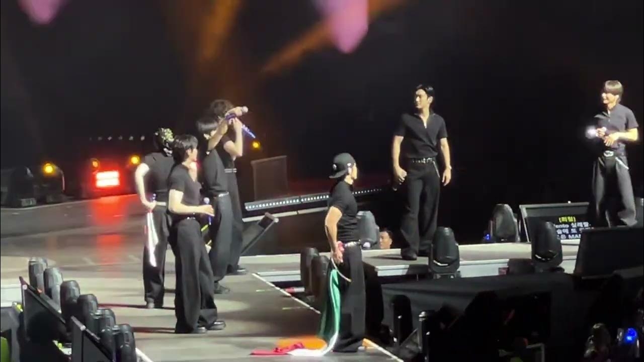 A moment captured by a fan of Choi Siwon