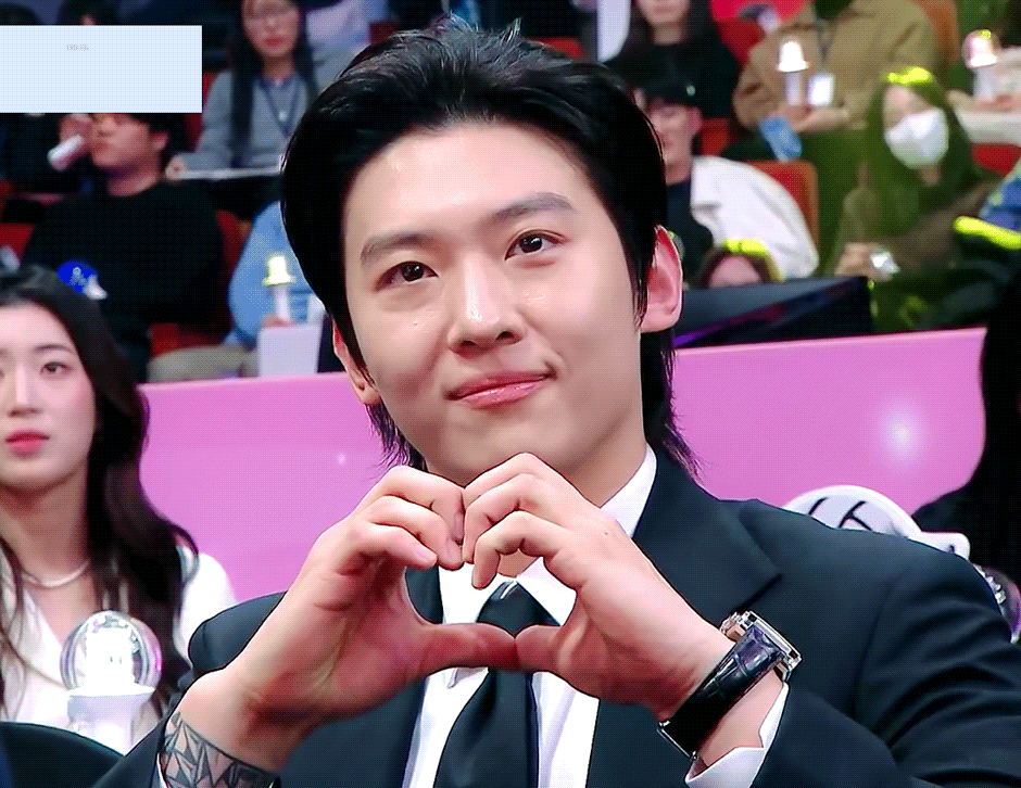 A moment captured by a fan of Dex