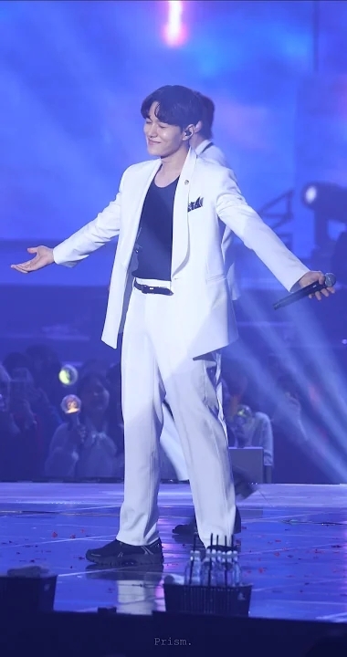 Latest photo of Kim Myungsoo (L)