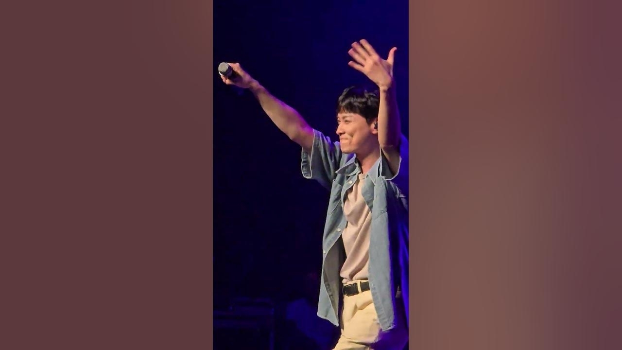 A moment captured by a fan of Min Kyunghoon