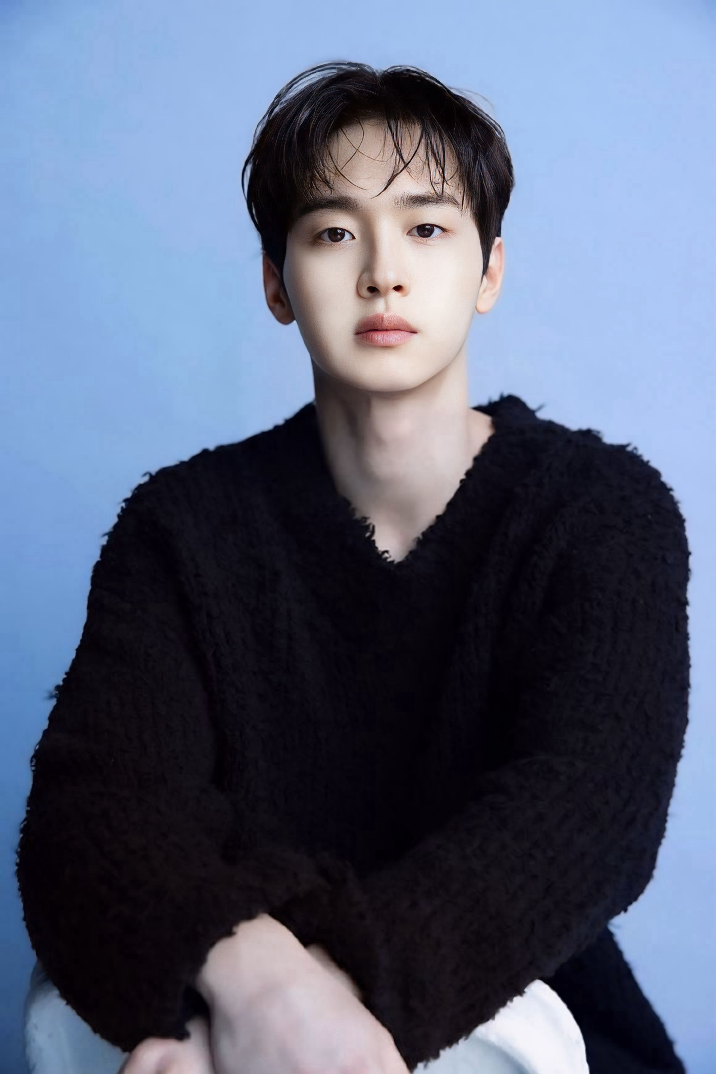 Behind-the-scenes cut of Jang Dongyoon