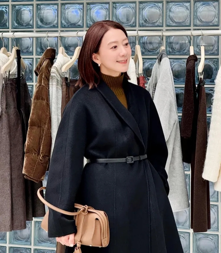 A moment captured by a fan of Kim Heeae