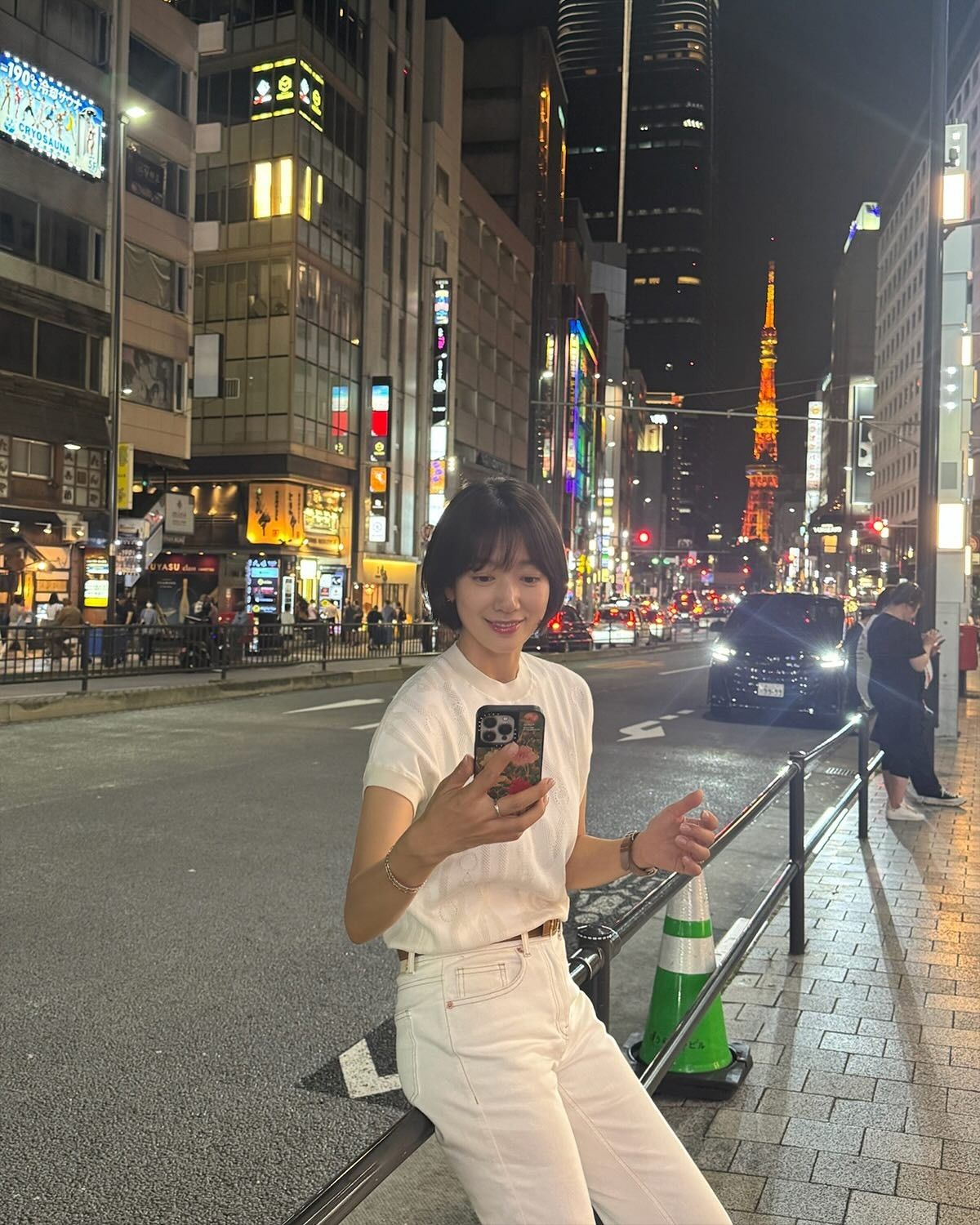Behind-the-scenes cut of Park Shinhye