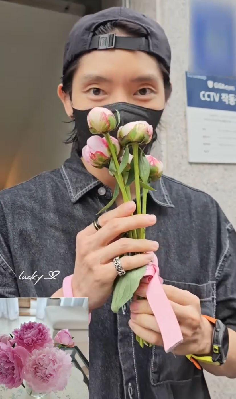 Recent activity shot of Lee Joongi