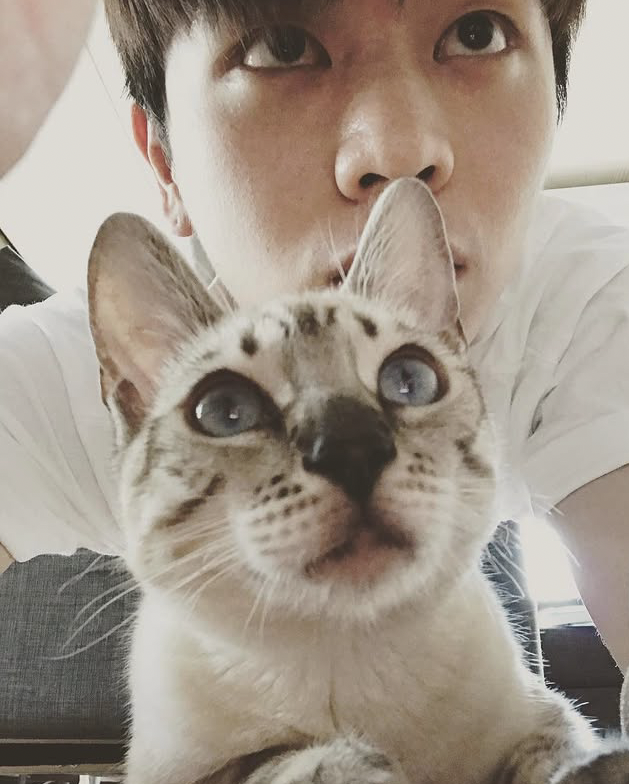 Latest photo of Yook Sungjae