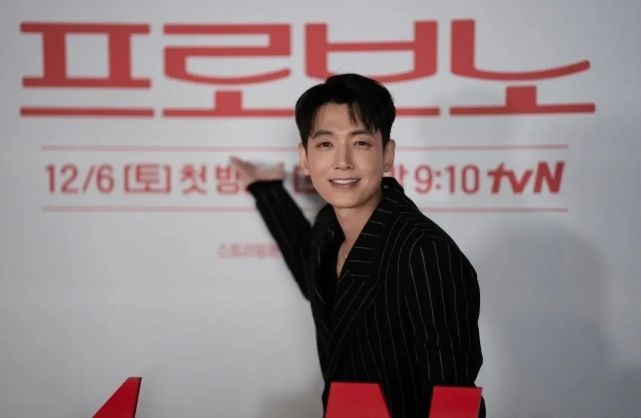 チョン・ギョンホのビハインドカット