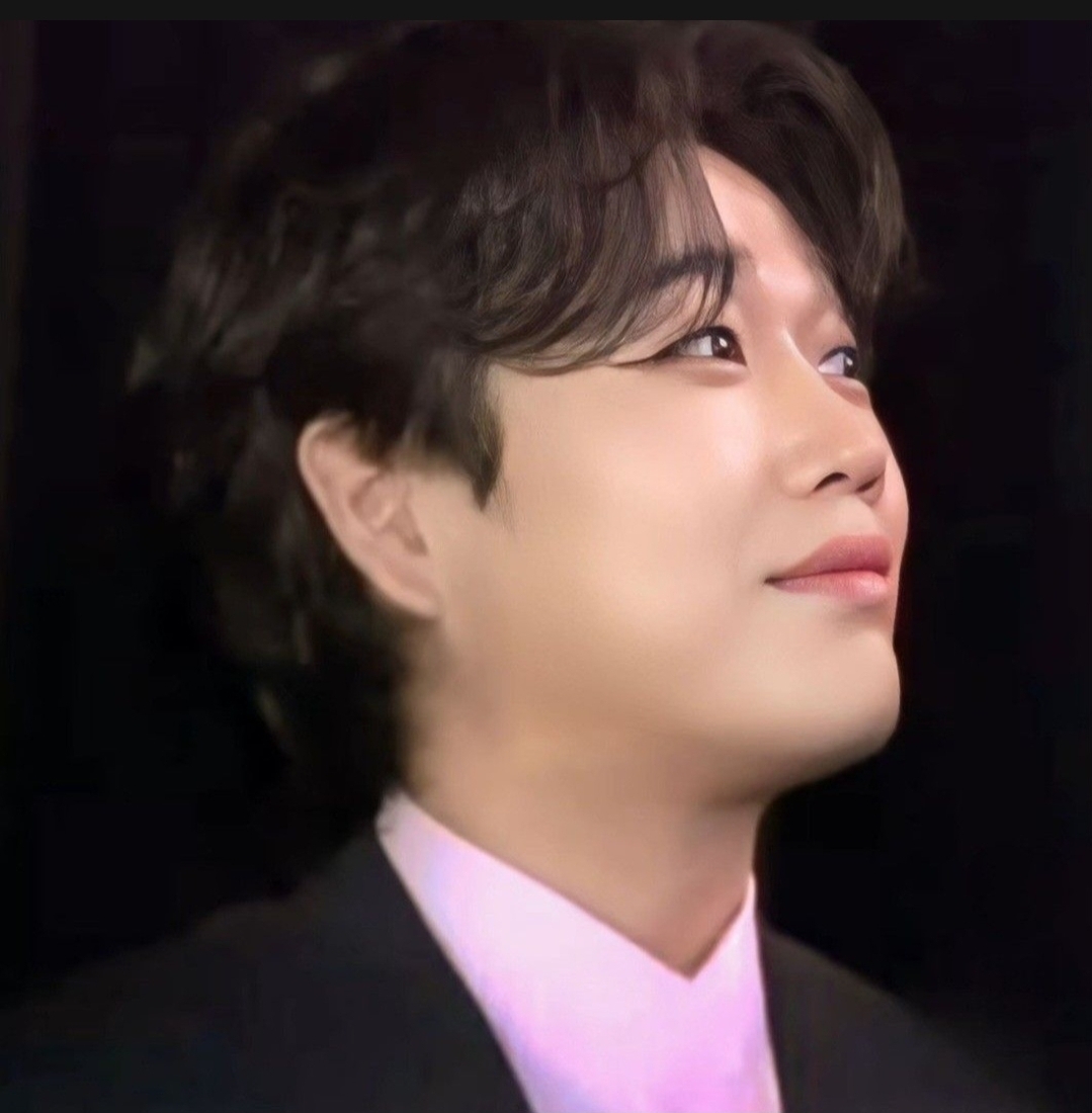 Recent activity shot of Hwang Youngwoong