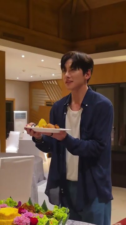 粉絲拍下的池昌旭瞬間