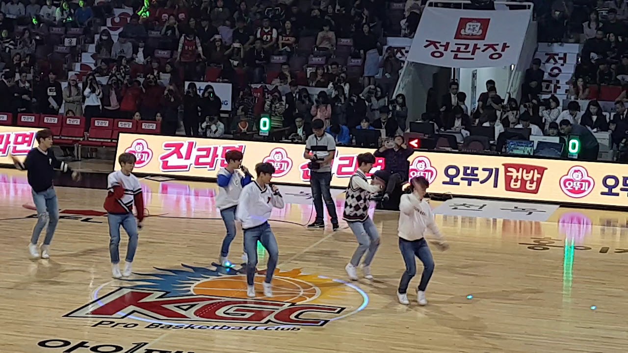 Latest photo of Cha Eunwoo