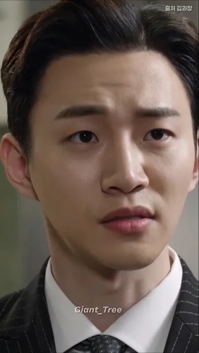 イ・ジュノのビハインドカット