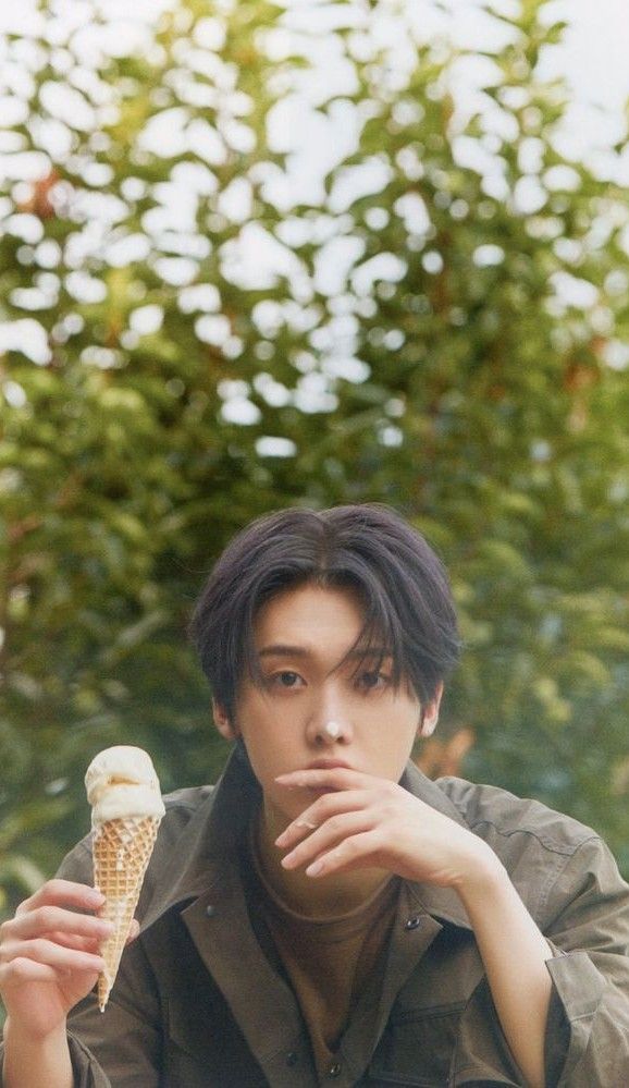 Emotional wallpaper shared by fans for Yoon Sanha