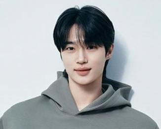 边佑锡的近期活动照