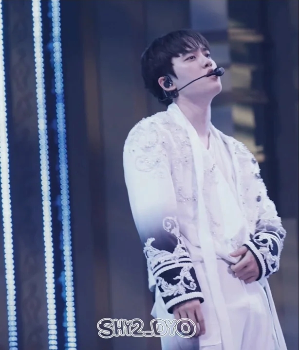 都暻秀 (D.O.)的最新照片