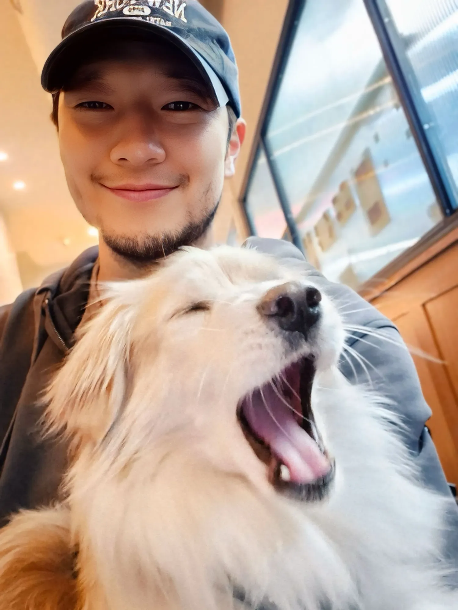 A moment captured by a fan of Son Seokkoo