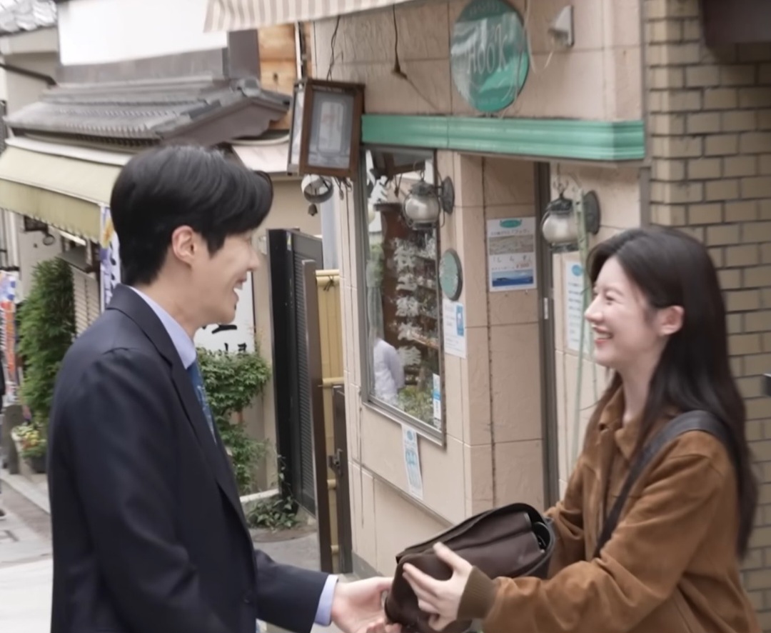 Behind-the-scenes cut of Kim Seonho