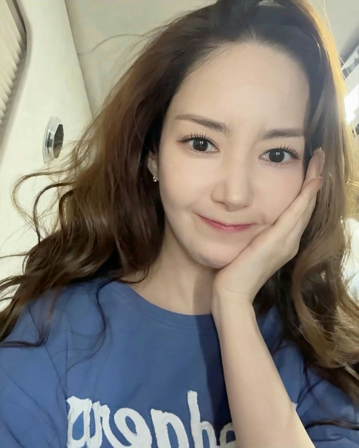 Cuplikan di balik layar dari Park Minyoung