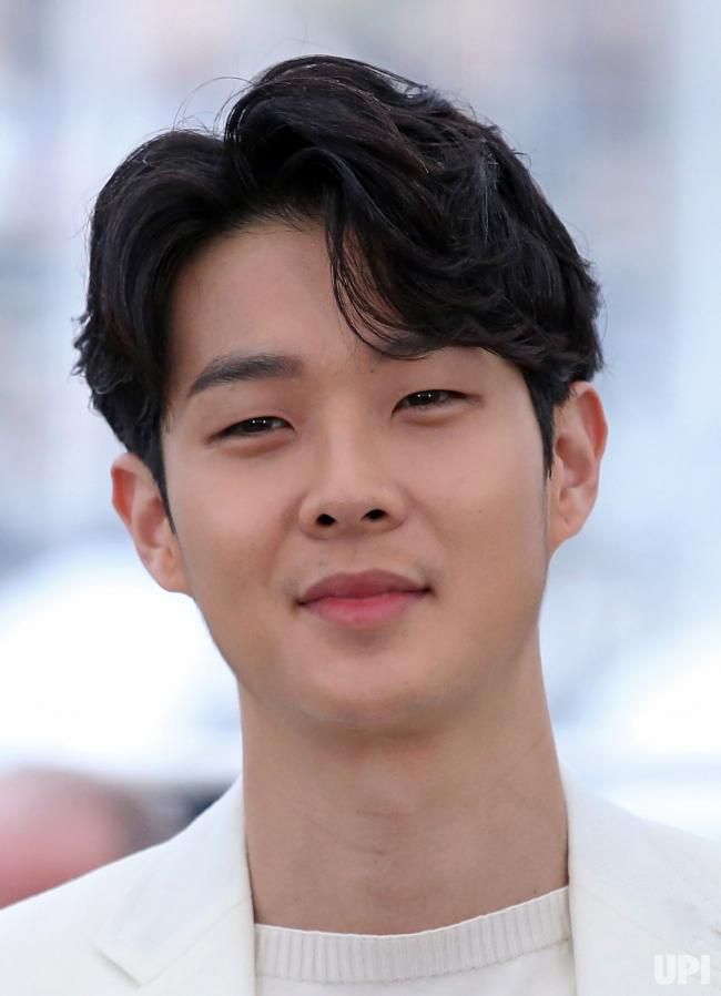 Behind-the-scenes cut of Choi Wooshik
