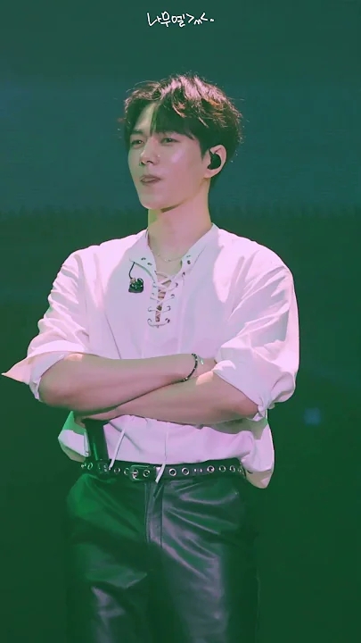 Emotional wallpaper shared by fans for Kim Myungsoo (L)