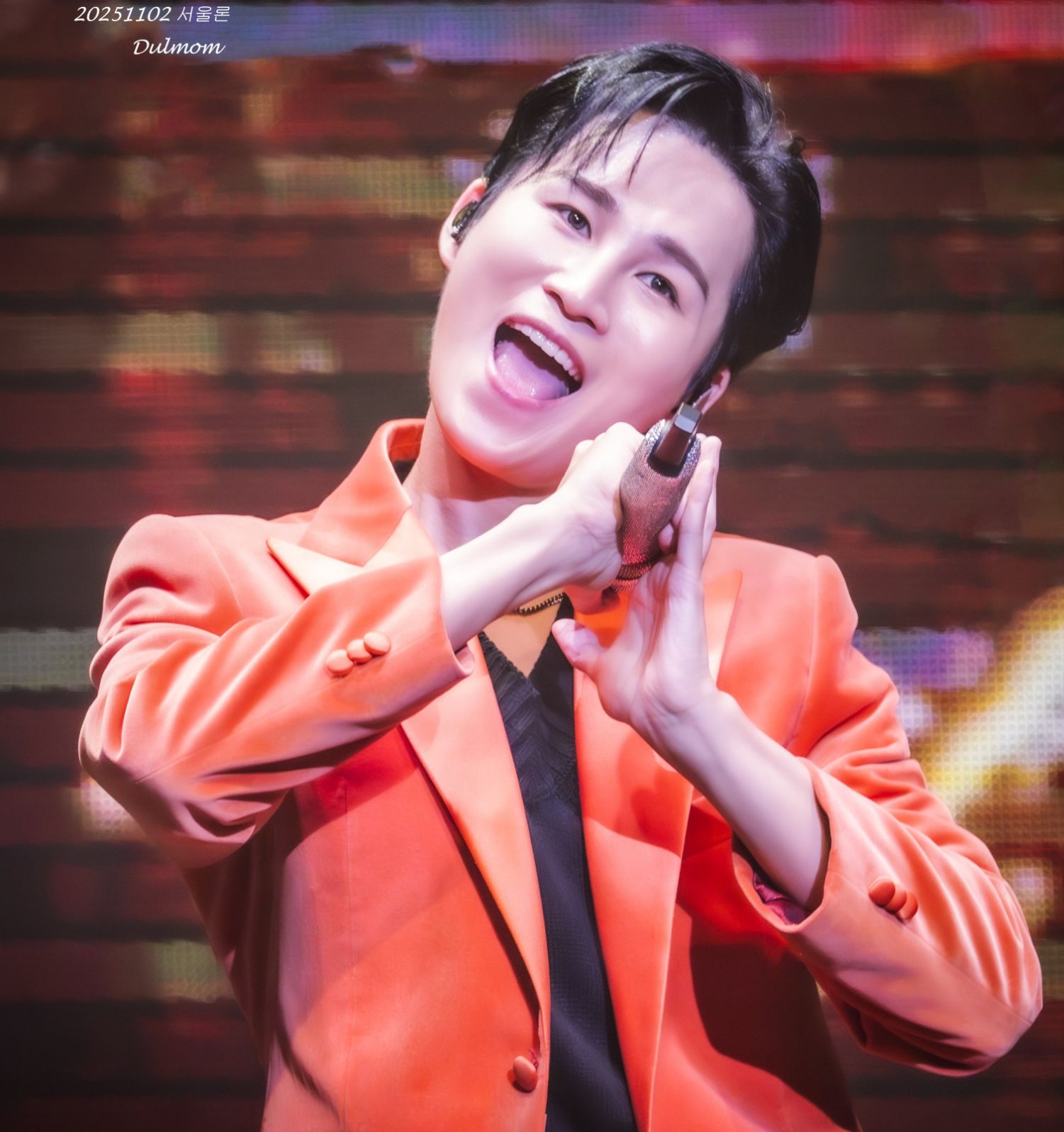 粉丝拍下的金熙栽瞬间