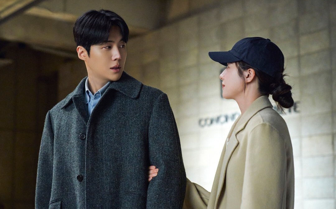 Behind-the-scenes cut of Kim Seonho