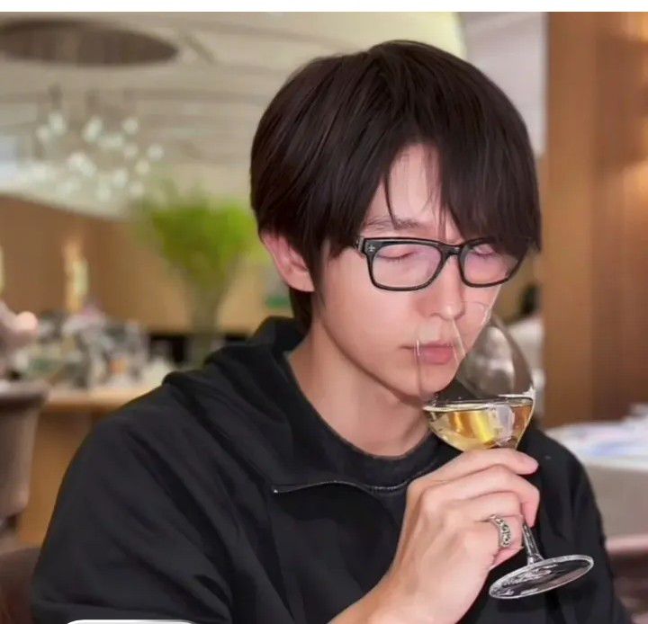 Recent activity shot of Lee Joongi