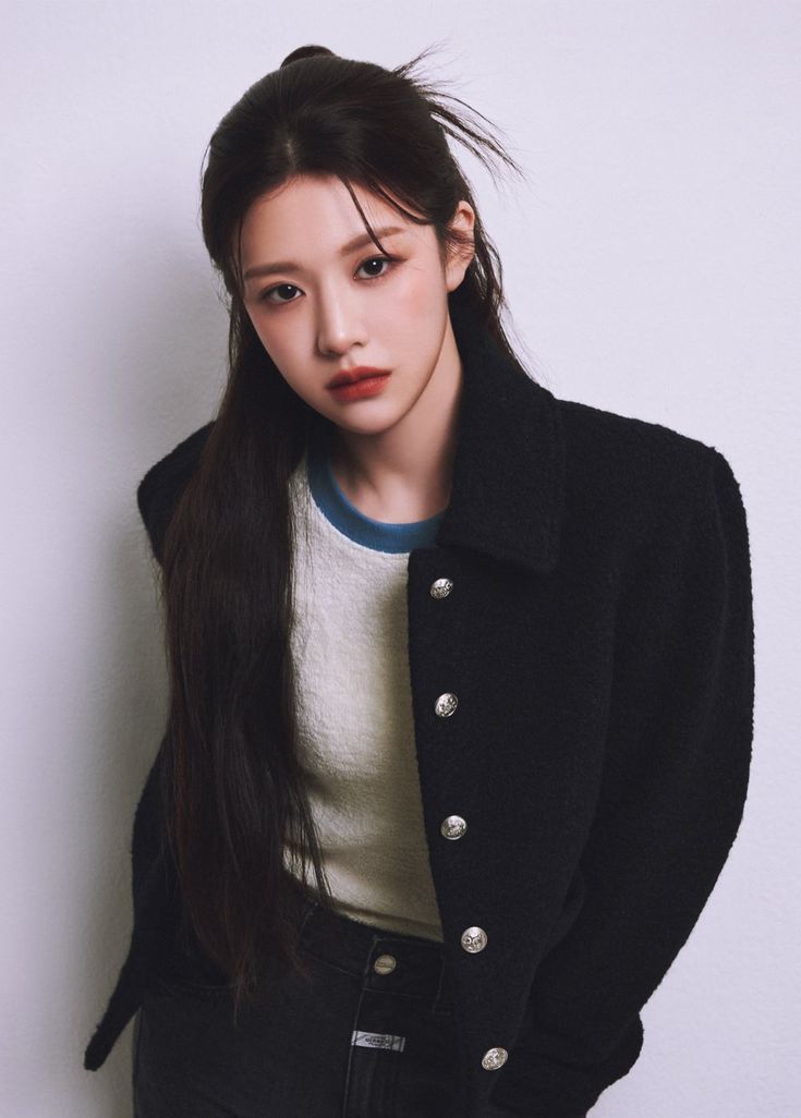 Behind-the-scenes cut of Go Younjung