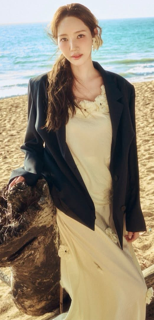 Latest photo of Park Minyoung