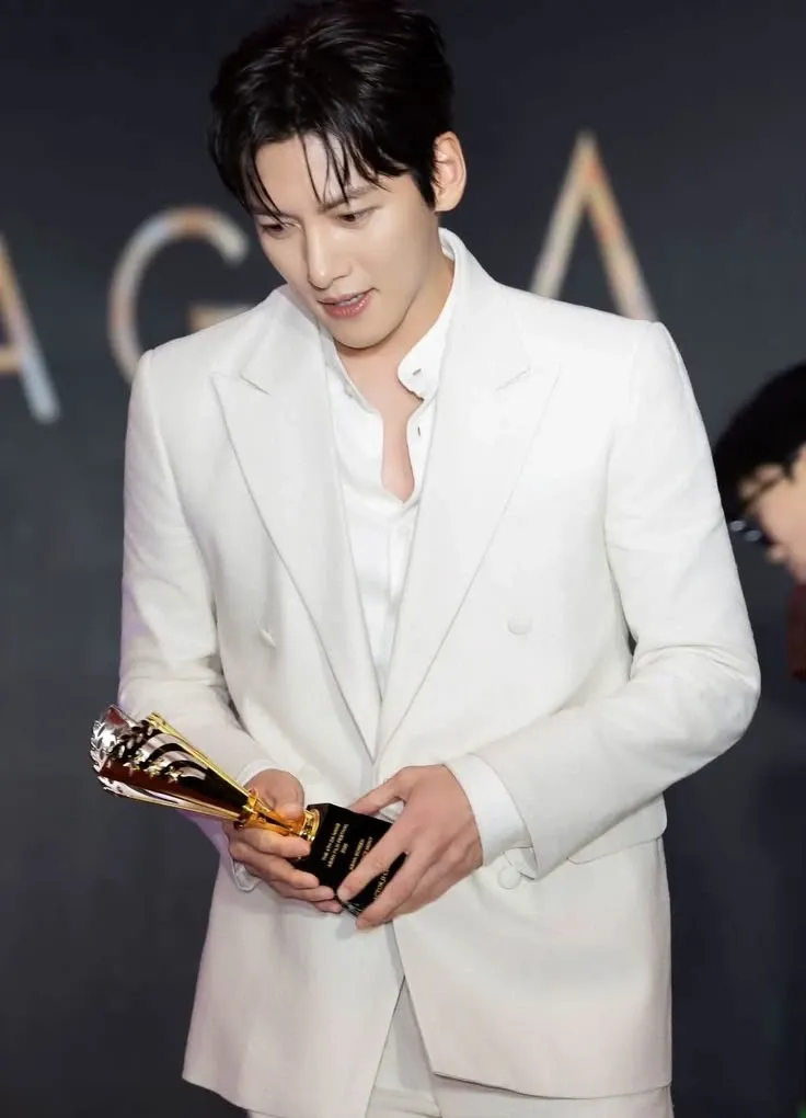 A moment captured by a fan of Ji Changwook