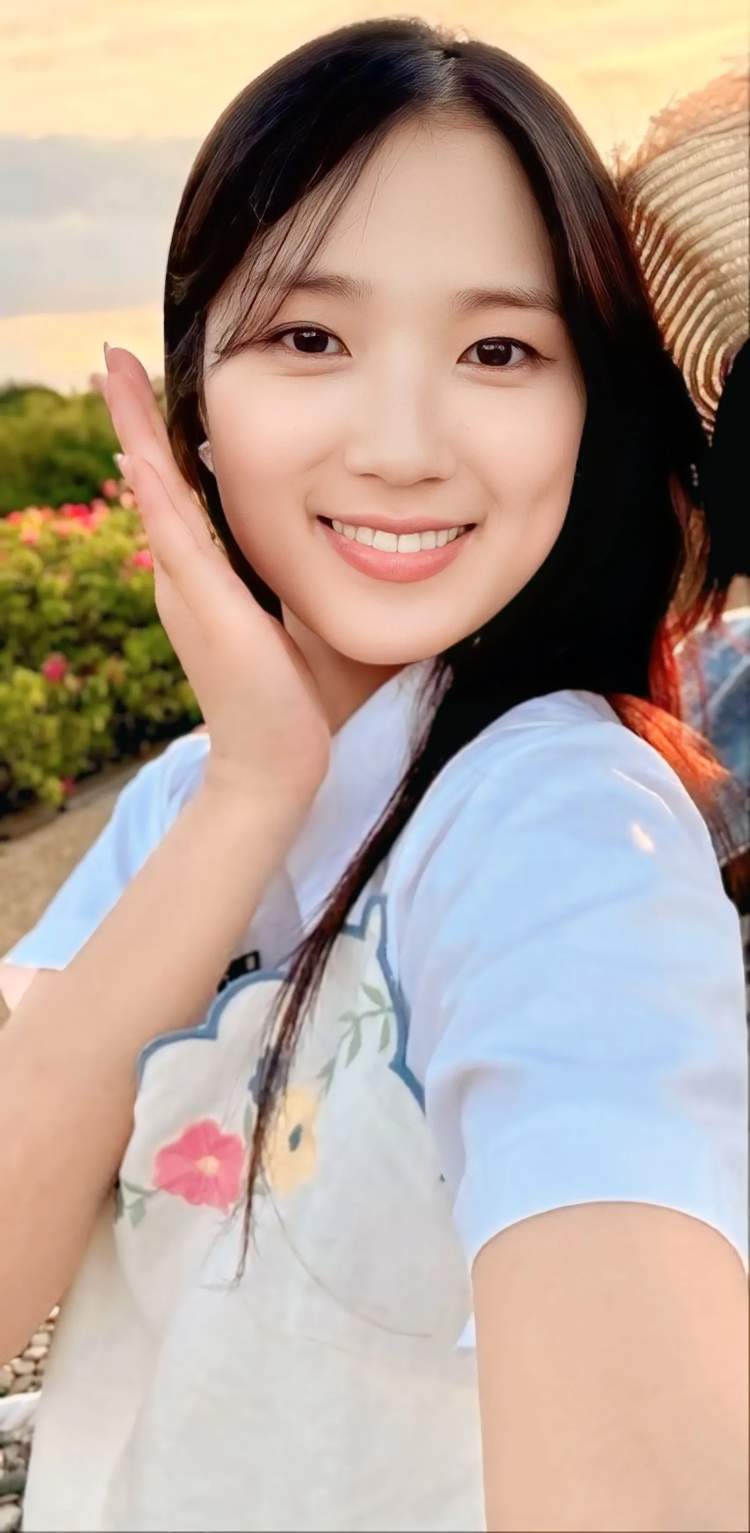 Behind-the-scenes cut of Kim Hyeyoon