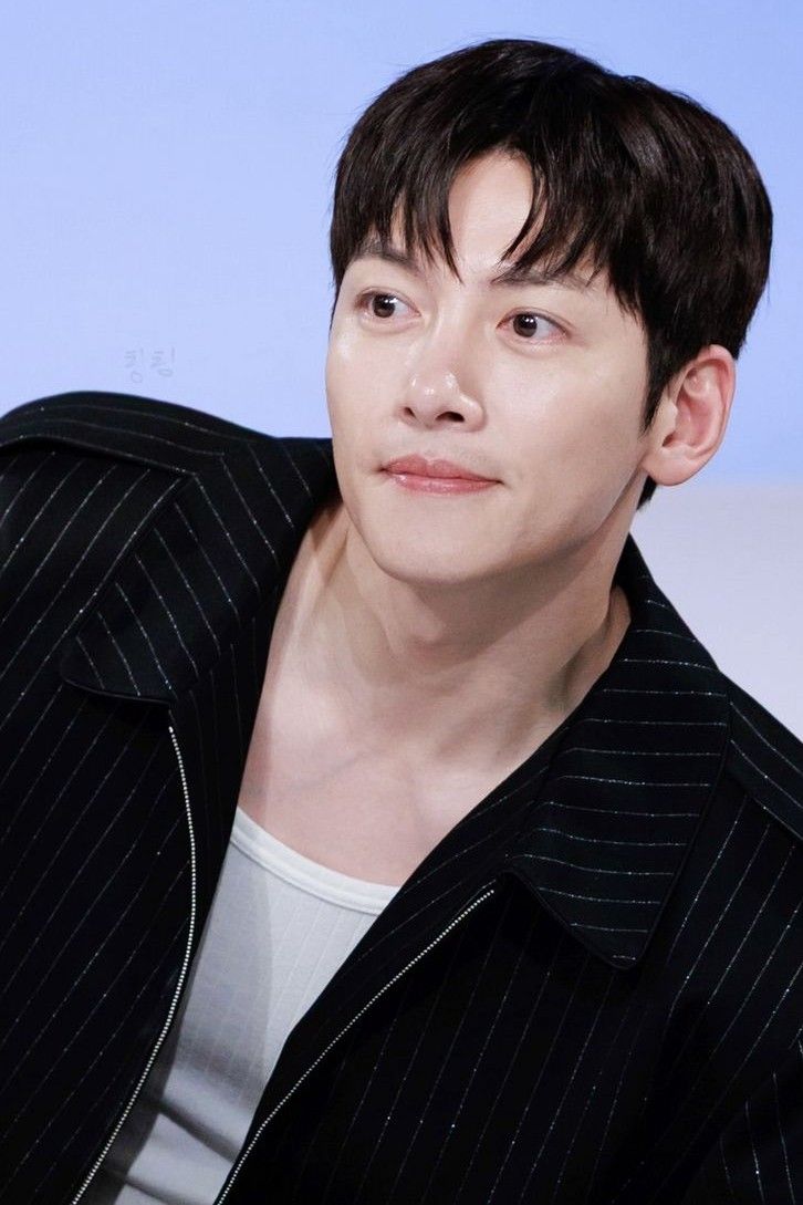 粉丝拍下的池昌旭瞬间