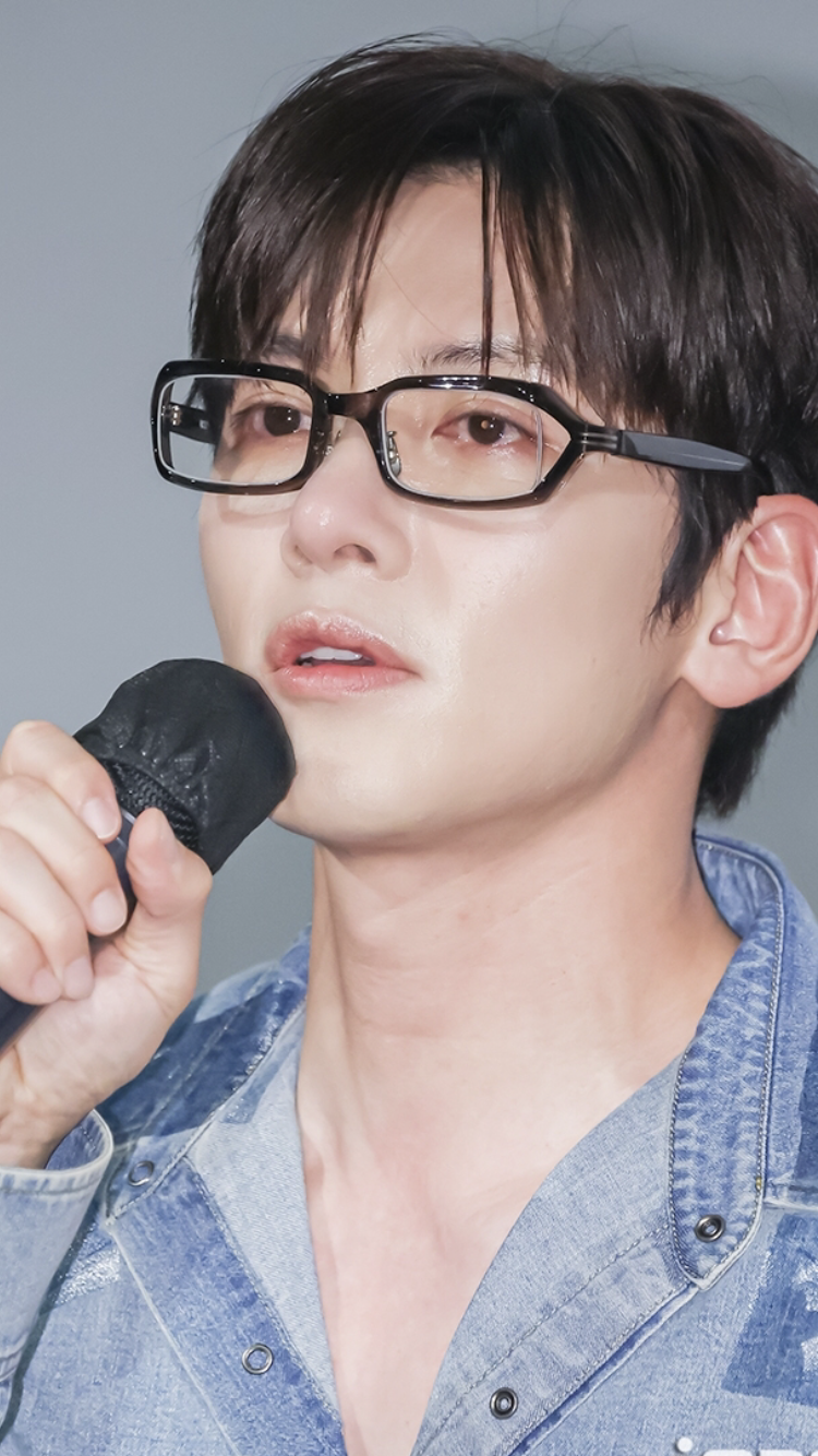 지창욱의 팬들이 직접 만든 특별한 배경화면