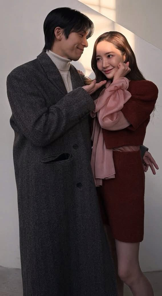 パク・ミニョンの最近の活動ショット