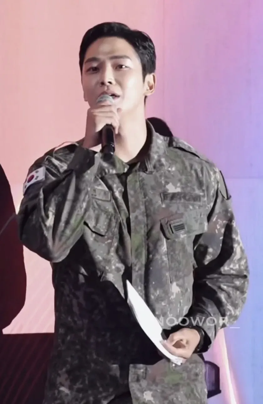Cuplikan di balik layar dari Rowoon