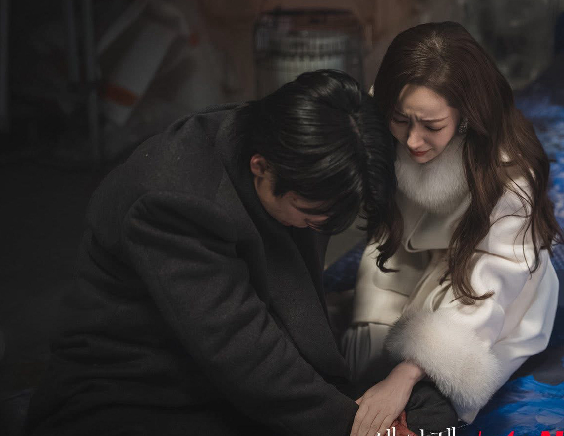 Behind-the-scenes cut of Park Minyoung
