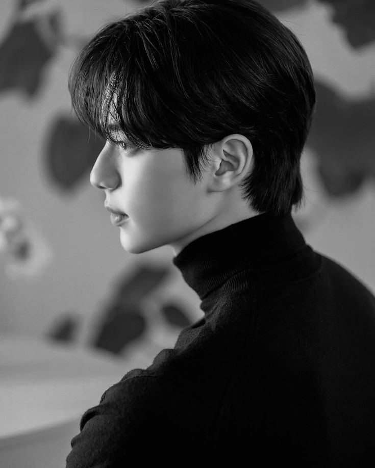 Behind-the-scenes cut of Lee Chaemin