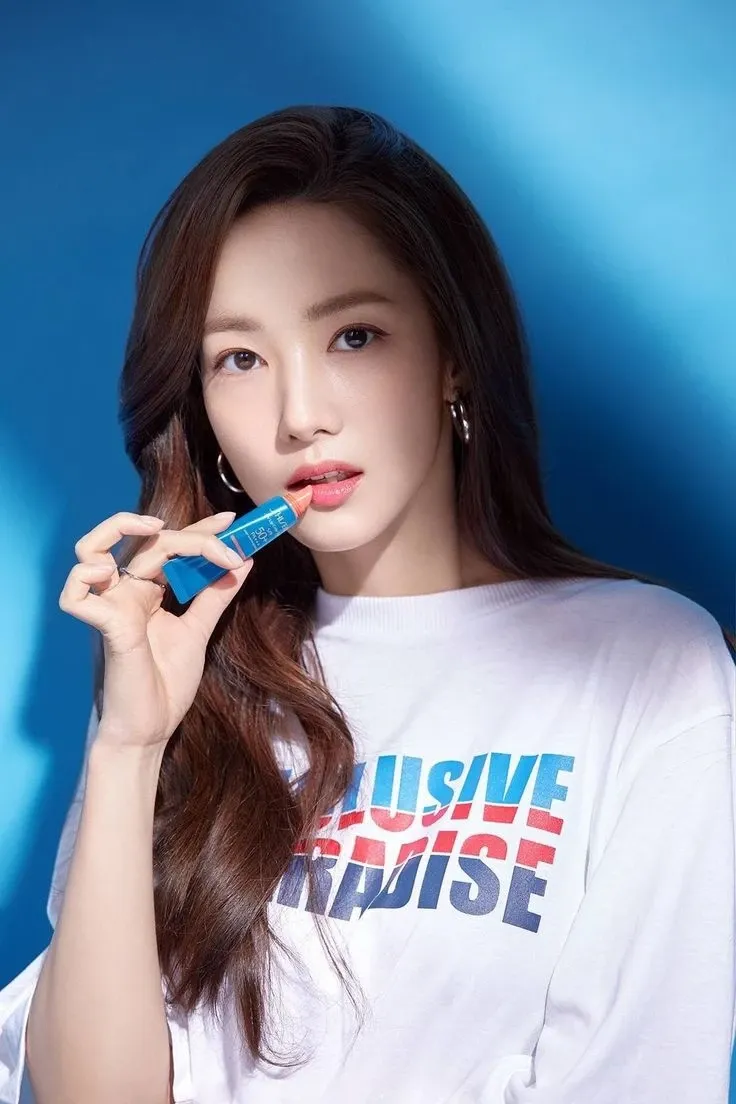 Latest photo of Park Minyoung