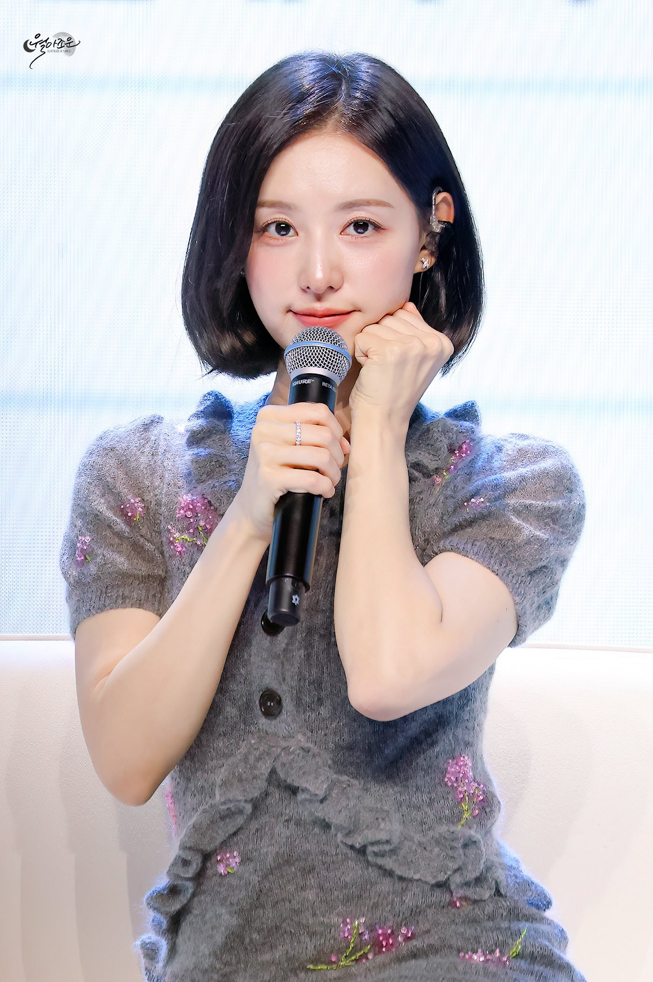 Behind-the-scenes cut of Kim Jiwon