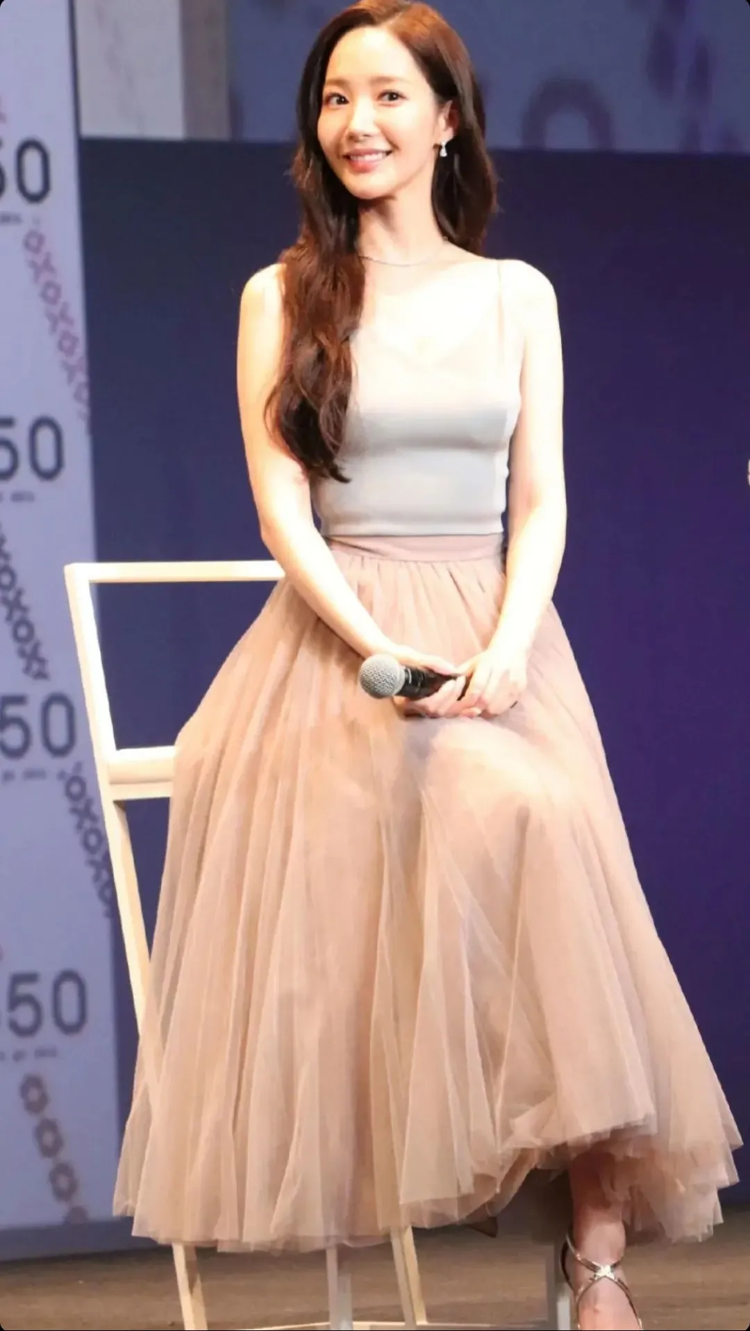 Cuplikan di balik layar dari Park Minyoung