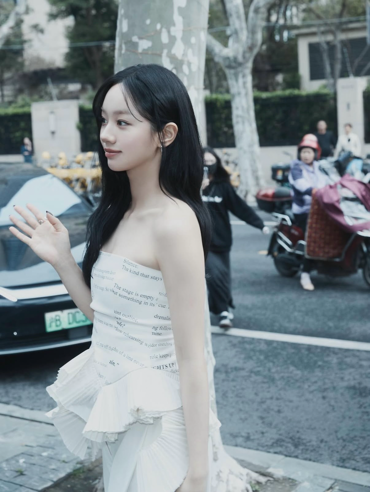 Behind-the-scenes cut of Hyeri
