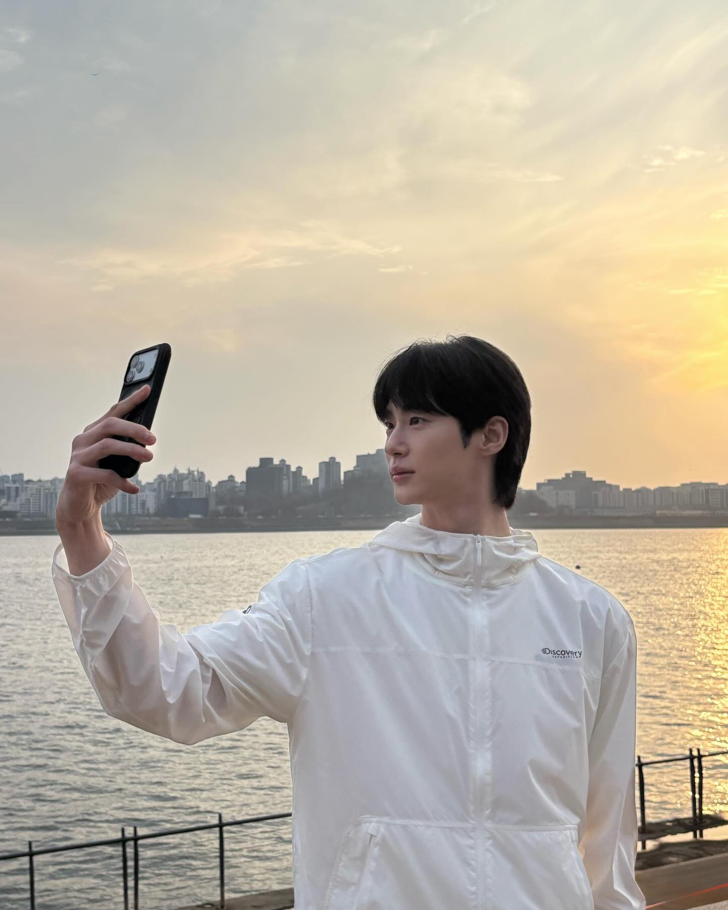 A moment captured by a fan of Byeon Wooseok