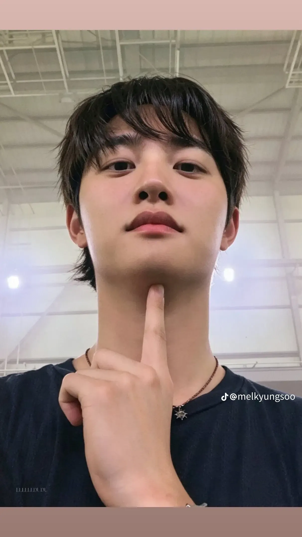 도경수 (디오)의 비하인드 컷